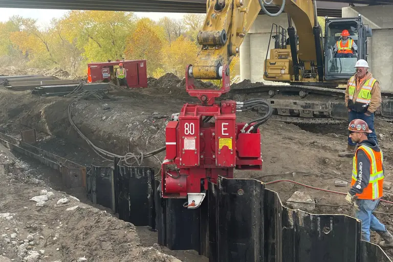 Vibratory hammer