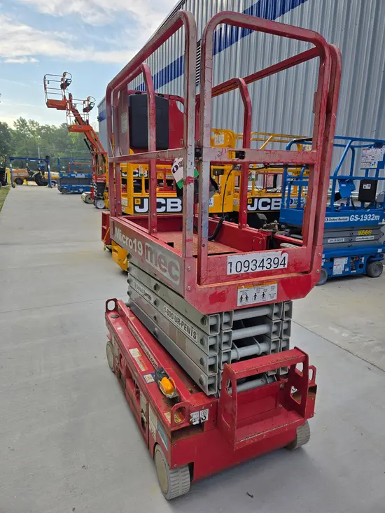 2019 MEC MICRO 19 Scissor Lift