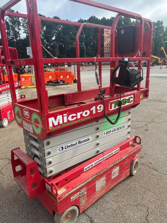 2019 MEC MICRO 19 Scissor Lift