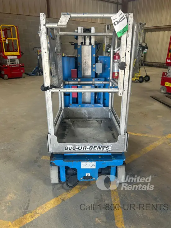 2018 Genie GR-12 Self-Propelled One-Person Lift