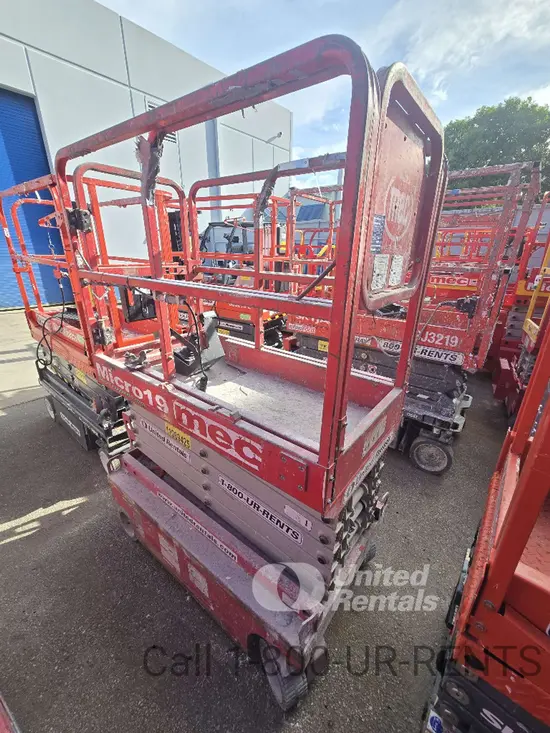 2020 MEC MICRO 19 Scissor Lift