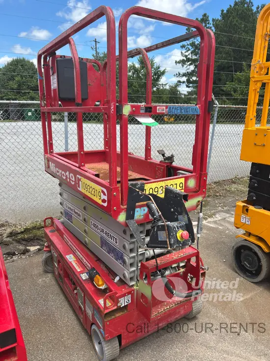 2019 MEC MICRO 19 Scissor Lift