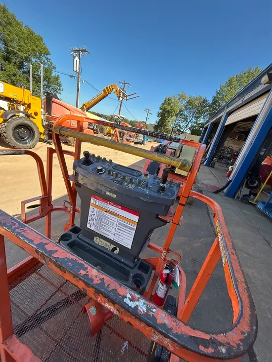 2017 JLG E400AJPN Articulating Boom Lift