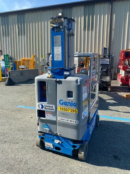 2016 Genie GR-20 Self-Propelled One-Person Lift
