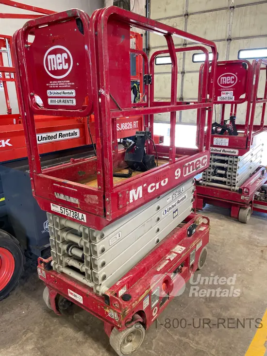 2018 MEC MICRO 19 Scissor Lift