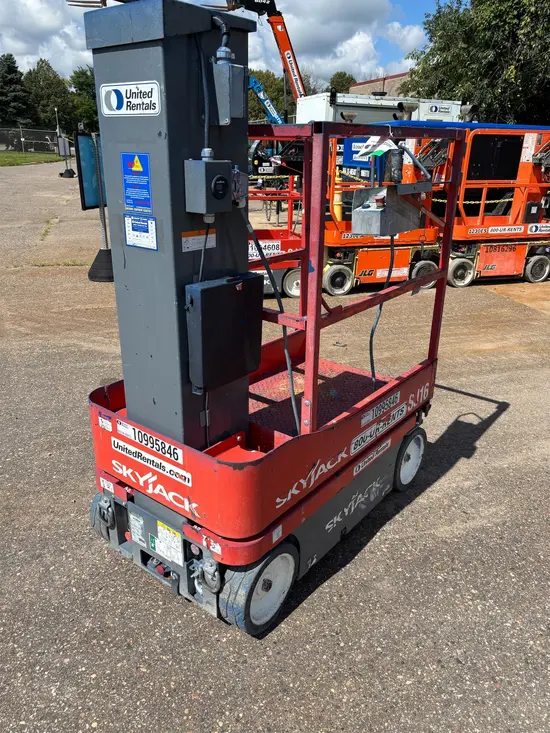 2019 Skyjack SJ16 Self-Propelled One-Person Lift