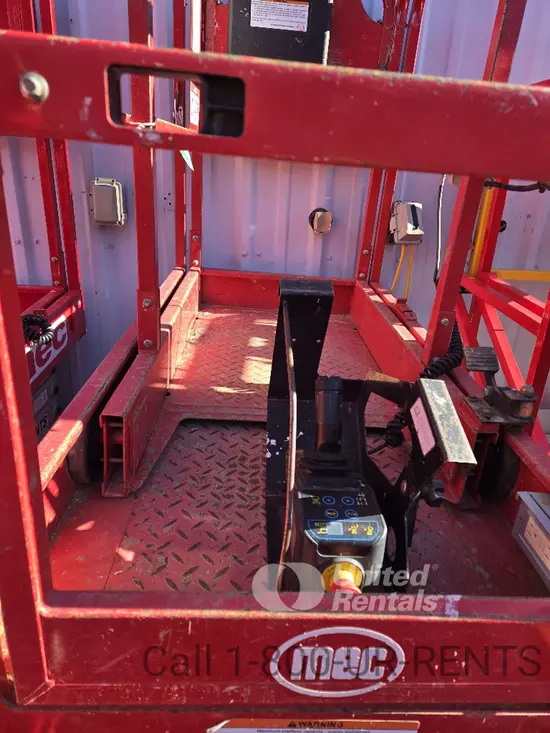 2019 MEC MICRO 19 Scissor Lift