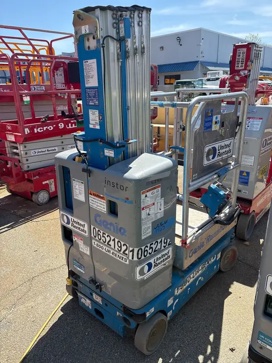 2017 Genie GR-20 Self-Propelled One-Person Lift