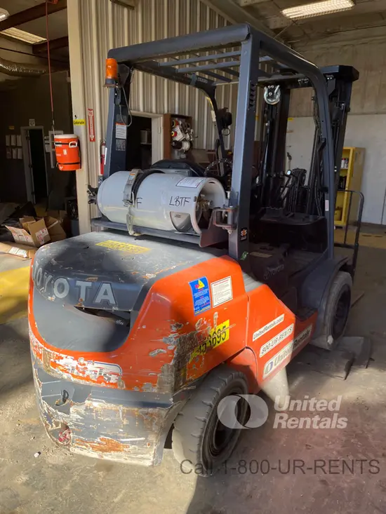 2019 Toyota 8FGU30 Warehouse Forklift
