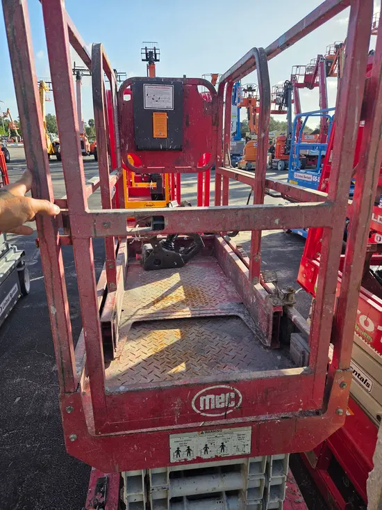 2018 MEC MICRO 19 Scissor Lift