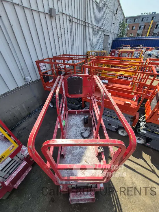 2018 MEC MICRO 19 Scissor Lift
