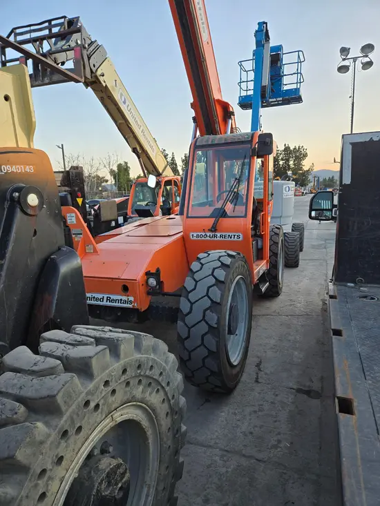 2017 SKYTRAK 6042 Forklift