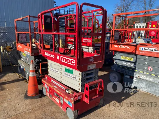 2018 MEC MICRO 19 Scissor Lift