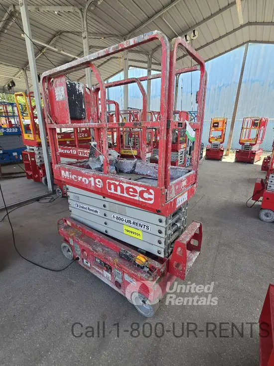2017 MEC MICRO 19 Scissor Lift