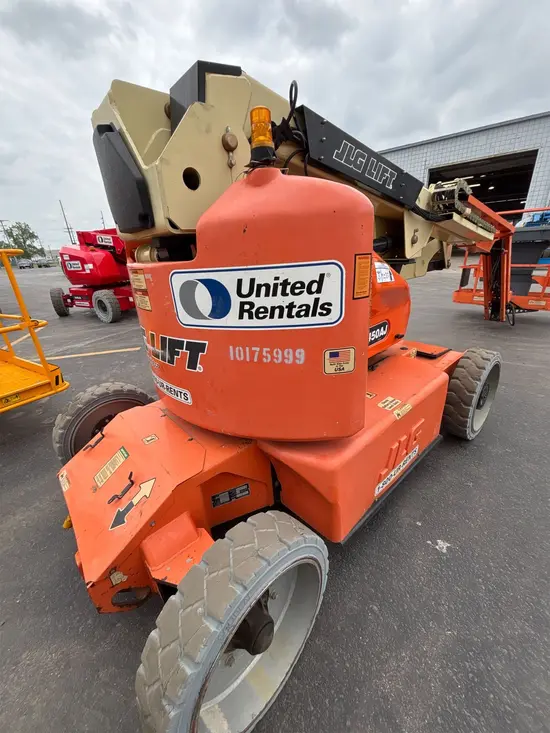 2013 JLG E450AJ Articulating Boom Lift