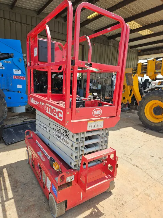 2019 MEC MICRO 19 Scissor Lift