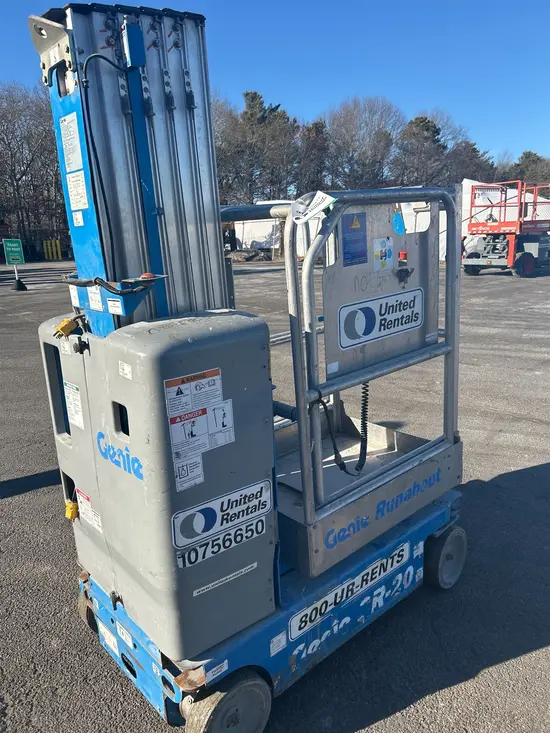 2018 Genie GR-20 Self-Propelled One-Person Lift