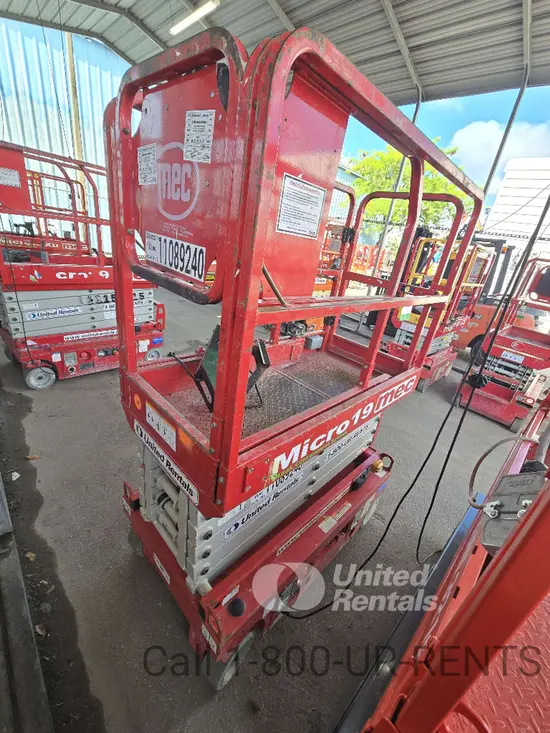 2020 MEC MICRO 19 Scissor Lift