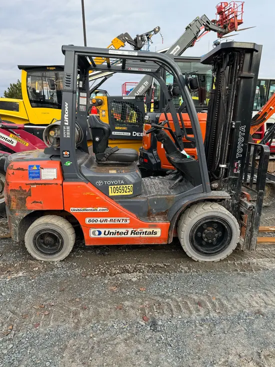 2019 Toyota 8FGU30 Warehouse Forklift