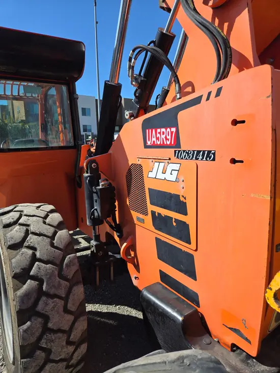 2017 SKYTRAK 6042 Forklift