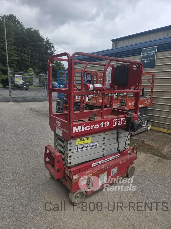 2018 MEC MICRO 19 Scissor Lift