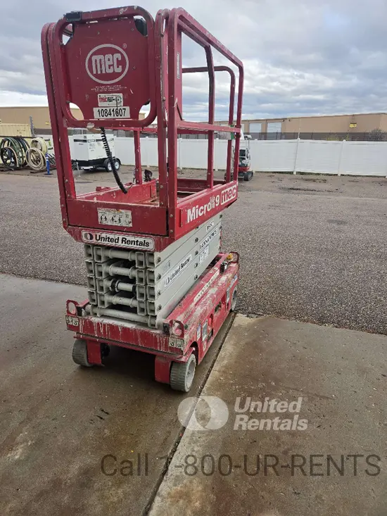 2018 MEC MICRO 19 Scissor Lift