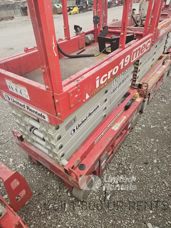 2019 MEC MICRO 19 Scissor Lift