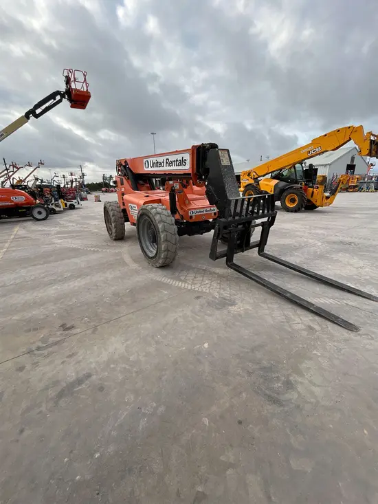 2016 SKYTRAK 8042 Forklift