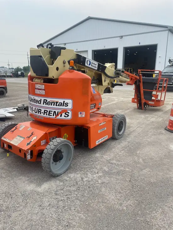 2017 JLG E400AJPN Articulating Boom Lift