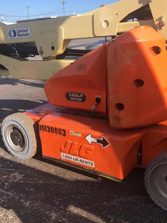 2013 JLG E400AJPN Articulating Boom Lift