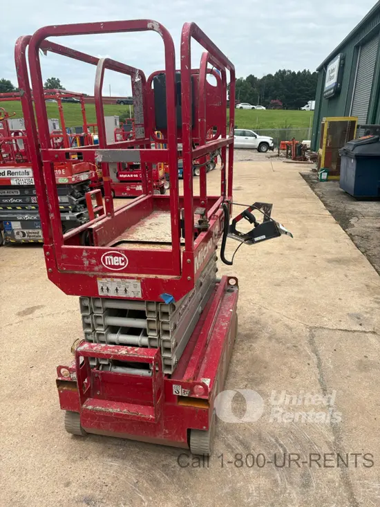2018 MEC MICRO 19 Scissor Lift