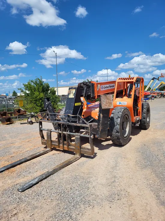 2017 SKYTRAK 10054 Forklift