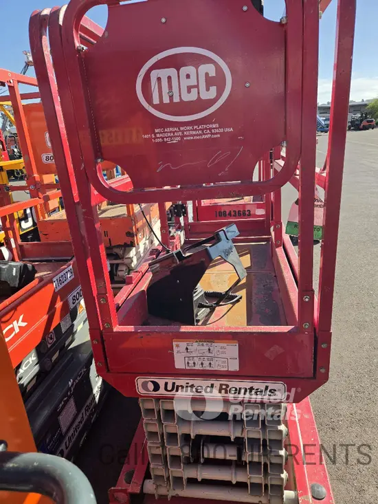 2017 MEC MICRO 19 Scissor Lift