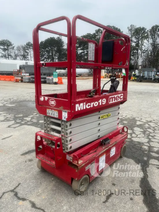 2018 MEC MICRO 19 Scissor Lift