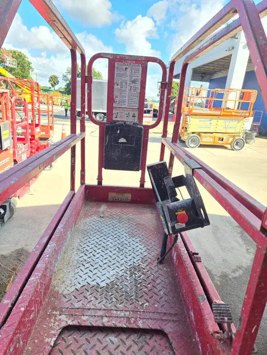 2019 MEC MICRO 26 Scissor Lift