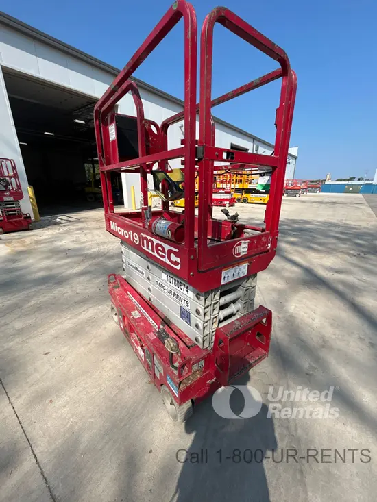 2018 MEC MICRO 19 Scissor Lift