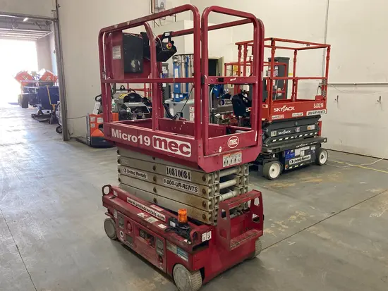 2018 MEC MICRO 19 Scissor Lift