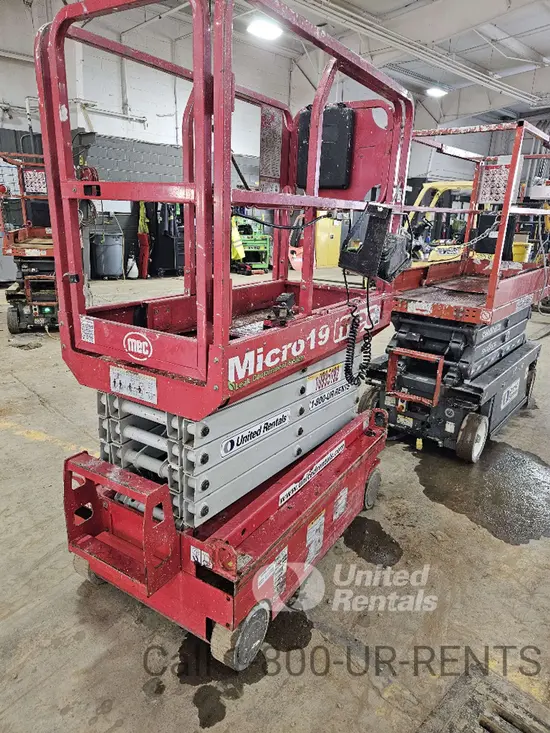 2019 MEC MICRO 19 Scissor Lift