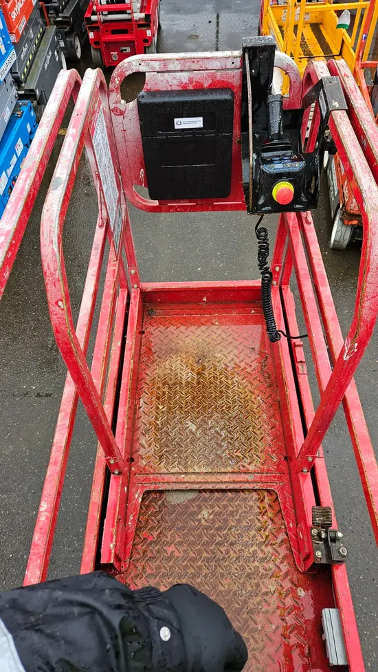 2018 MEC MICRO 19 Scissor Lift