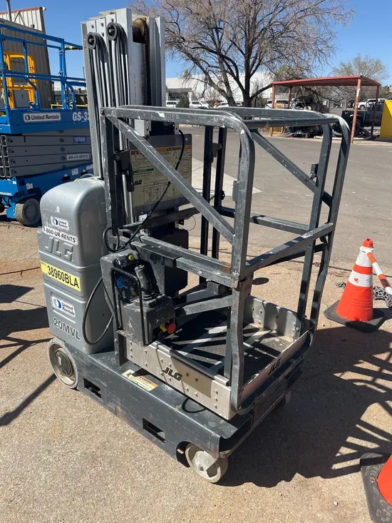 2016 JLG 20MVL Self-Propelled One-Person Lift