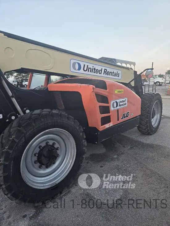 2018 JLG 742 Forklift
