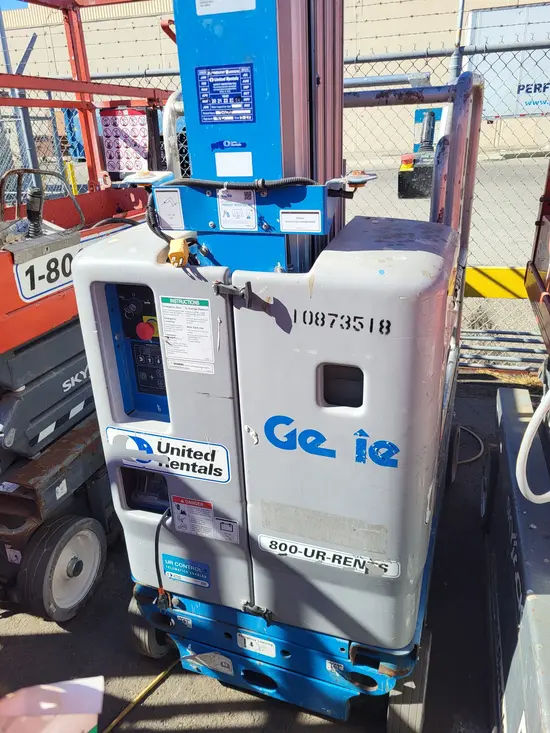 2018 Genie GR-20 Self-Propelled One-Person Lift