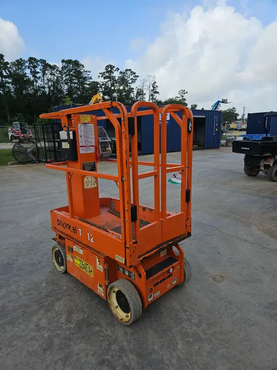 2018 Snorkel TM12E Self-Propelled One-Person Lift