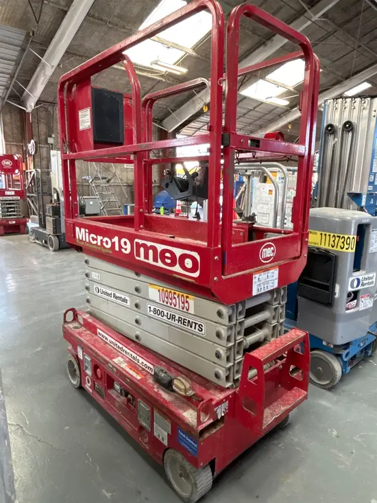 2019 MEC MICRO 19 Scissor Lift