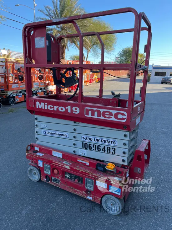 2017 MEC MICRO 19 Scissor Lift