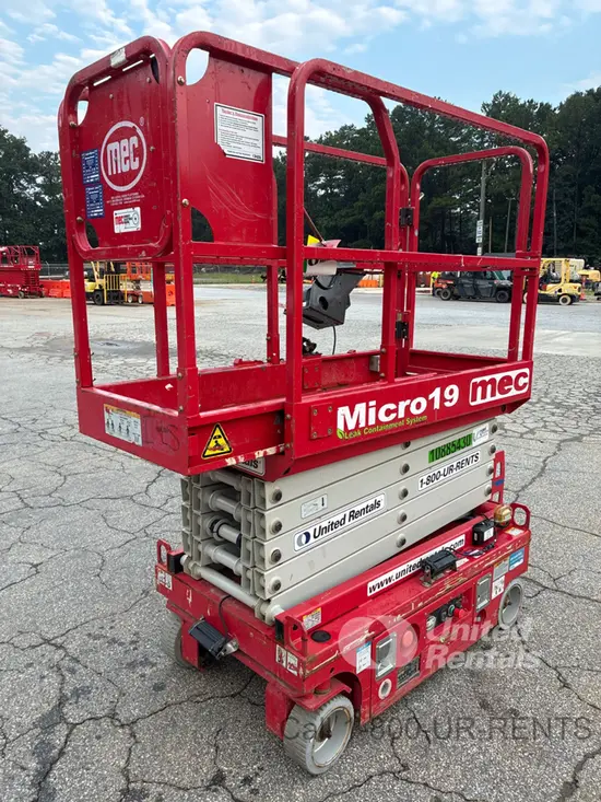 2019 MEC MICRO 19 Scissor Lift