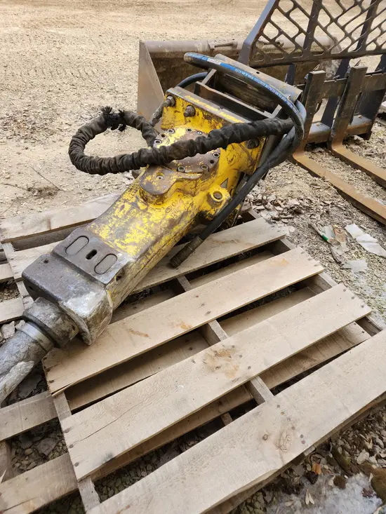2016 Atlas Copco SB 452 Attachment