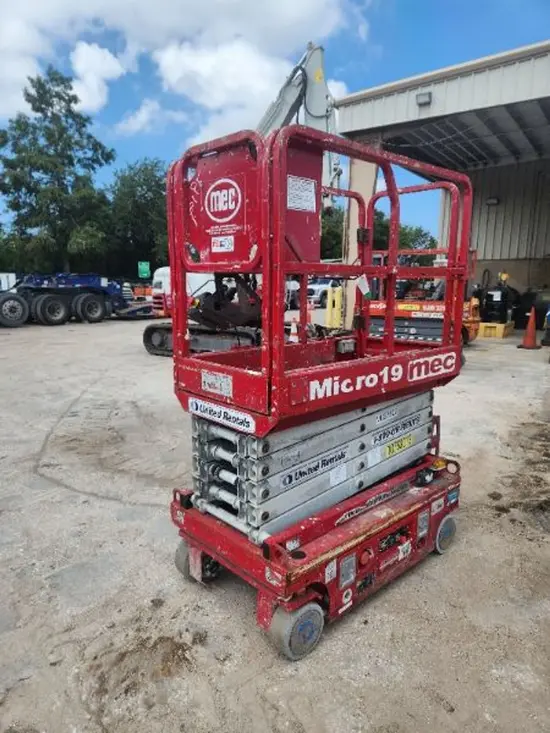 2018 MEC MICRO 19 Scissor Lift