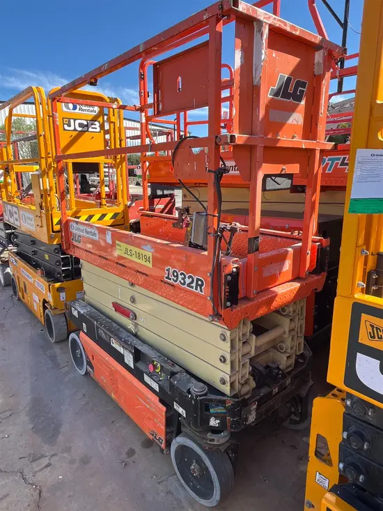 2018 JLG 1932R Scissor Lift