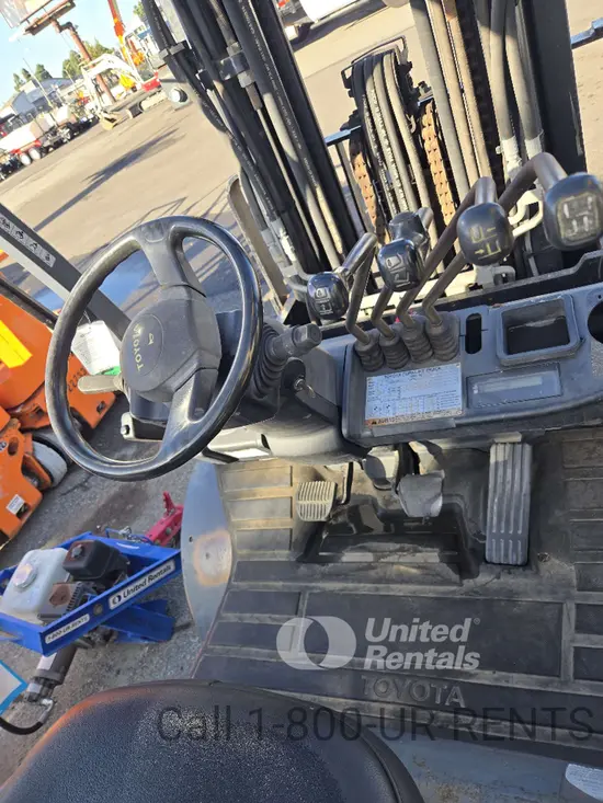 2016 Toyota 8FD35U Warehouse Forklift